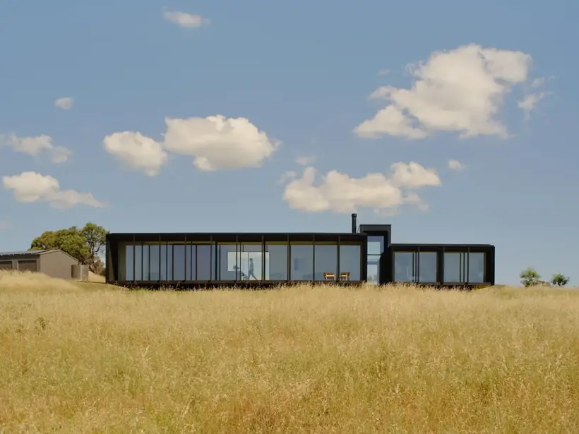 Marraweeney, new build in Country Victoria by Tom Robertson Architects
